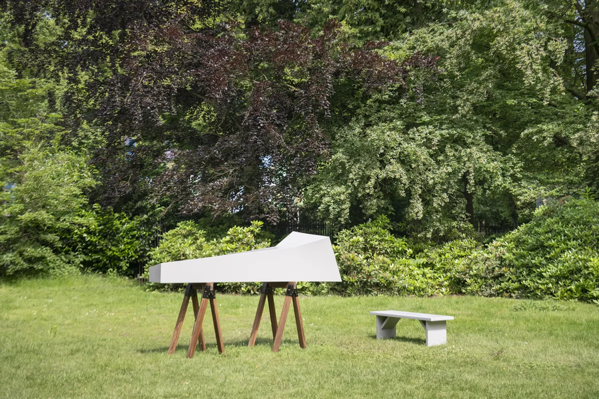 Joan Jonas, My New theatre VI Outdoor, 2006/2024 © The Artist & Amanda Wilkinson Gallery - Photo: Léonard Pongo