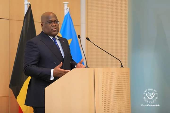 Tshisekedi praat voor het VBO