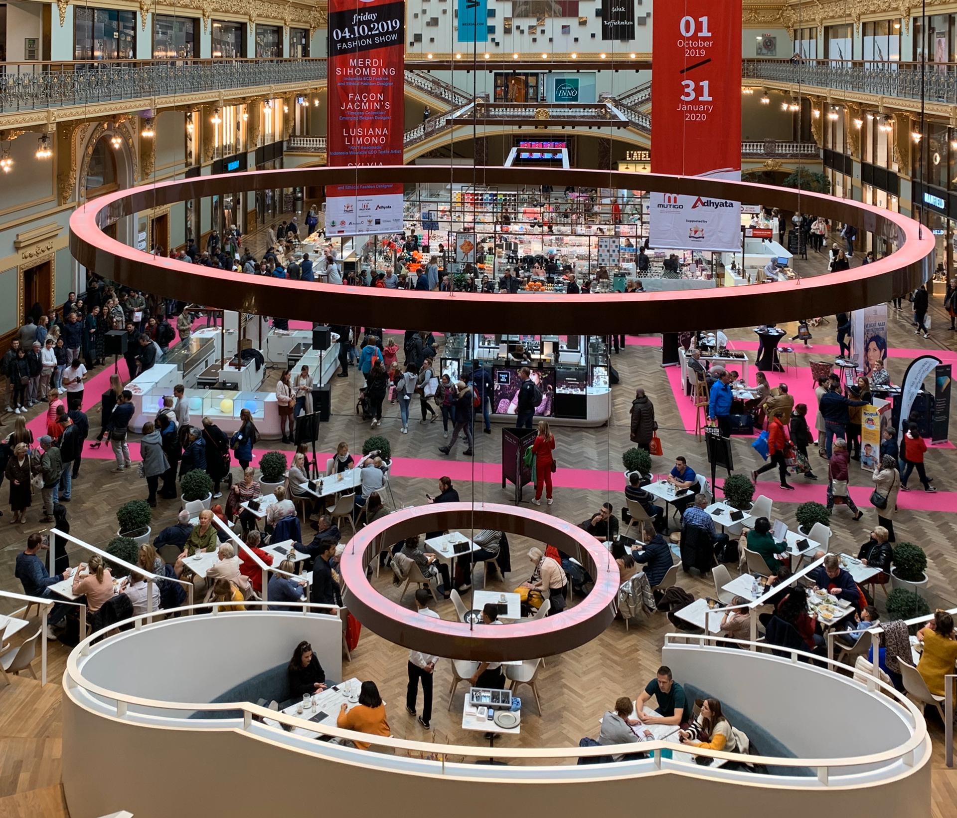 Bovenaanzicht van de Stadsfeestzaal (binnen)