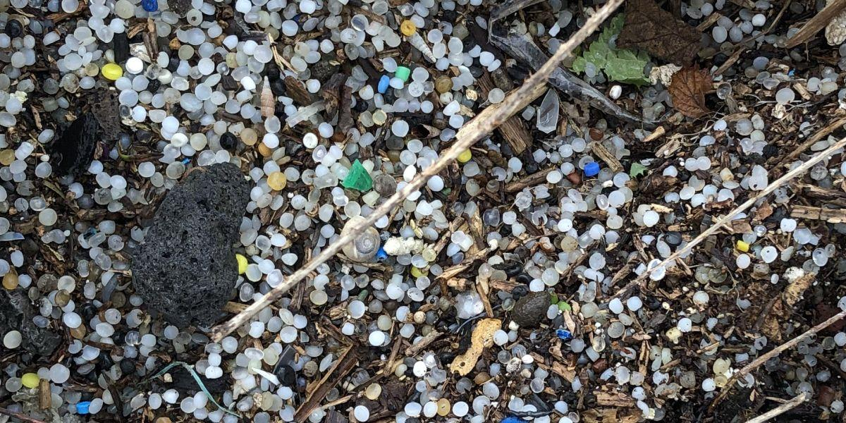 Plastic nurdles