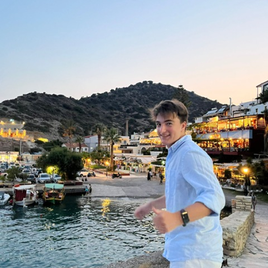 Profile picture for user Roy Van Loon