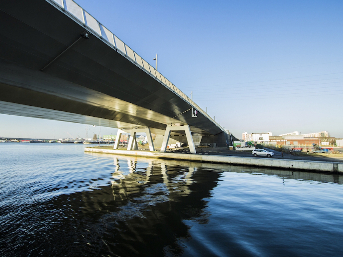 Boottocht onder Antwerpse bruggen