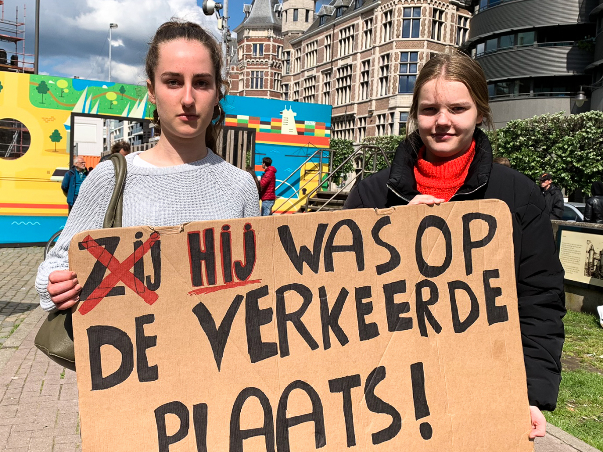 Betogers op de stille mars tegen seksueel geweld