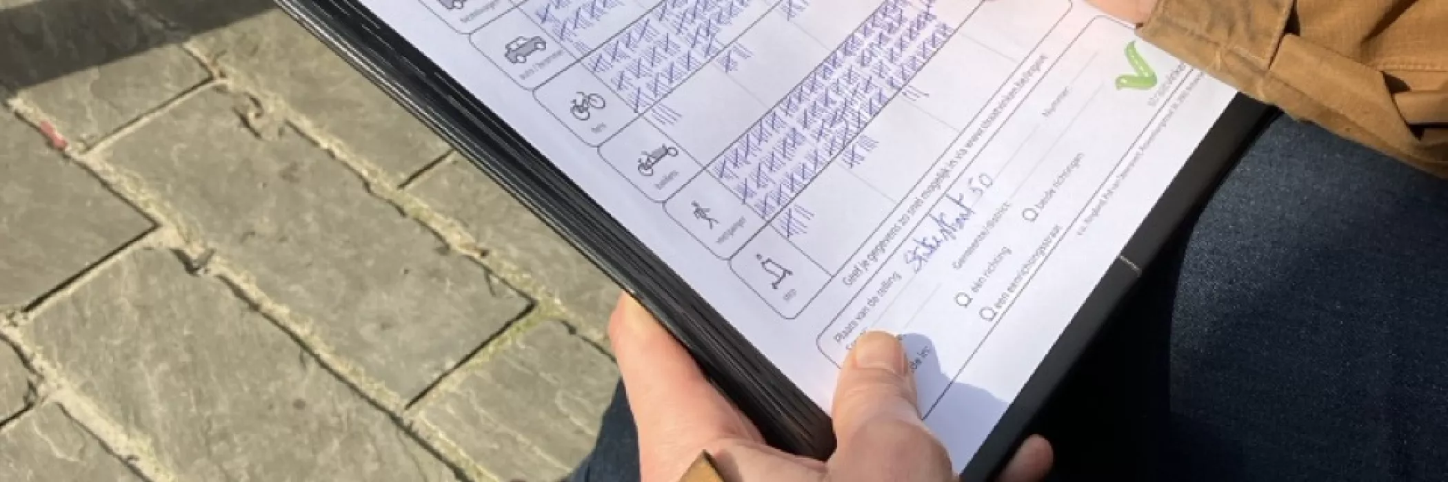 Straatvinker met telformulier