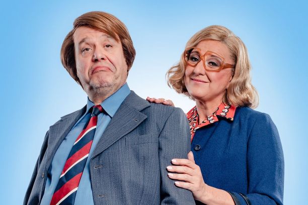 De Dindons - de politieker & zijn vrouw