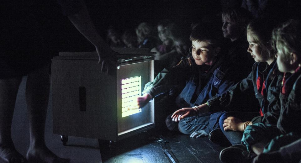 Beeld uit voorstelling BerBerio van Zonzo Compagnie en Revue Blanche