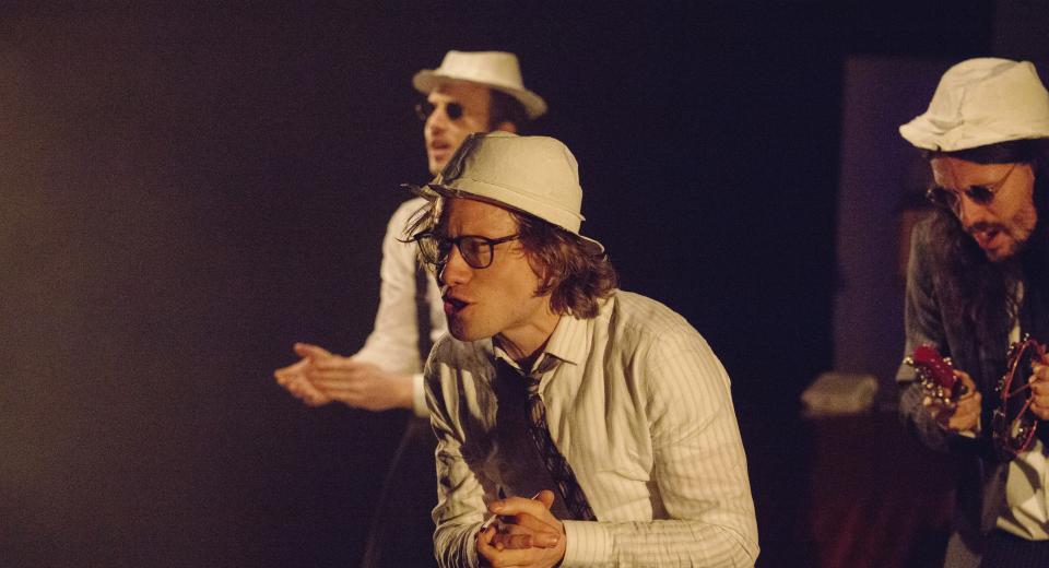 Beeld uit voorstelling THELONIOUS van Zonzo Compagnie met De Beren Gieren