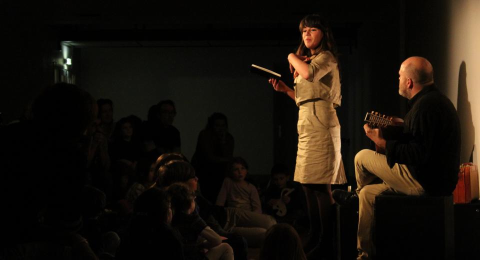 Beeld uit voorstelling Liedjes met Wortels I van Zonzo Compagnie